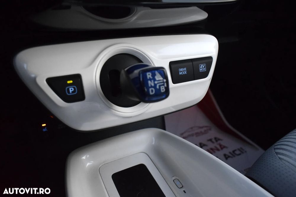 Toyota Prius (Hybrid) Sol Plus - 18