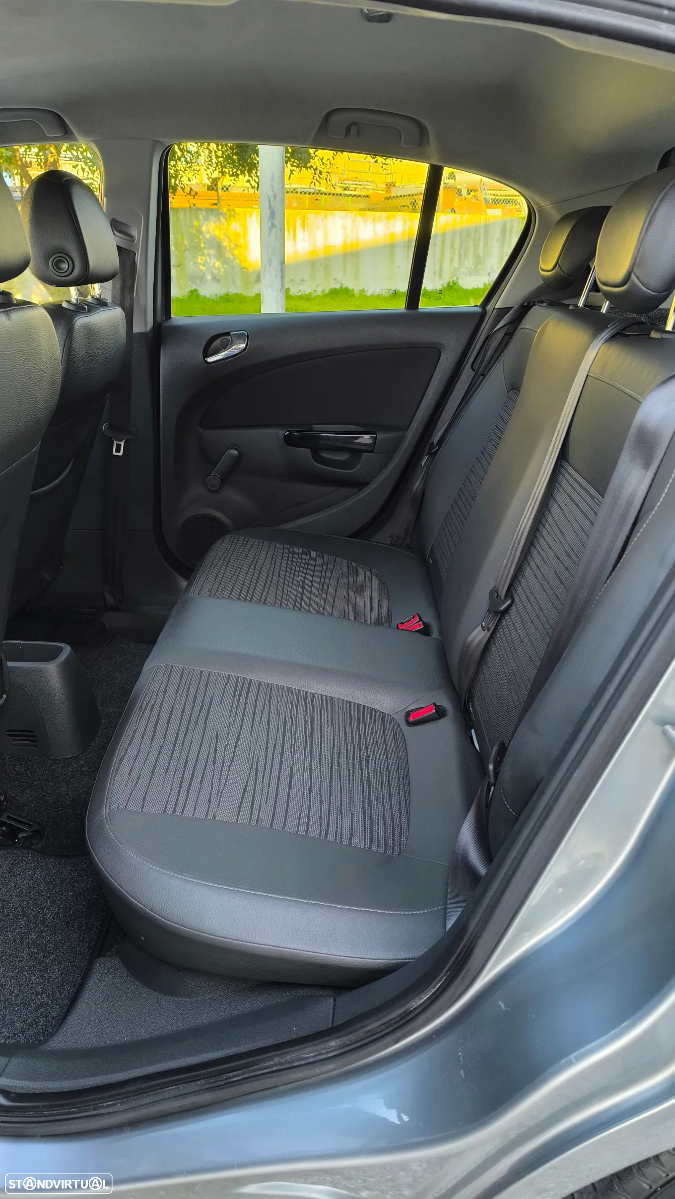 Opel Corsa 1.2 Cosmo - 15