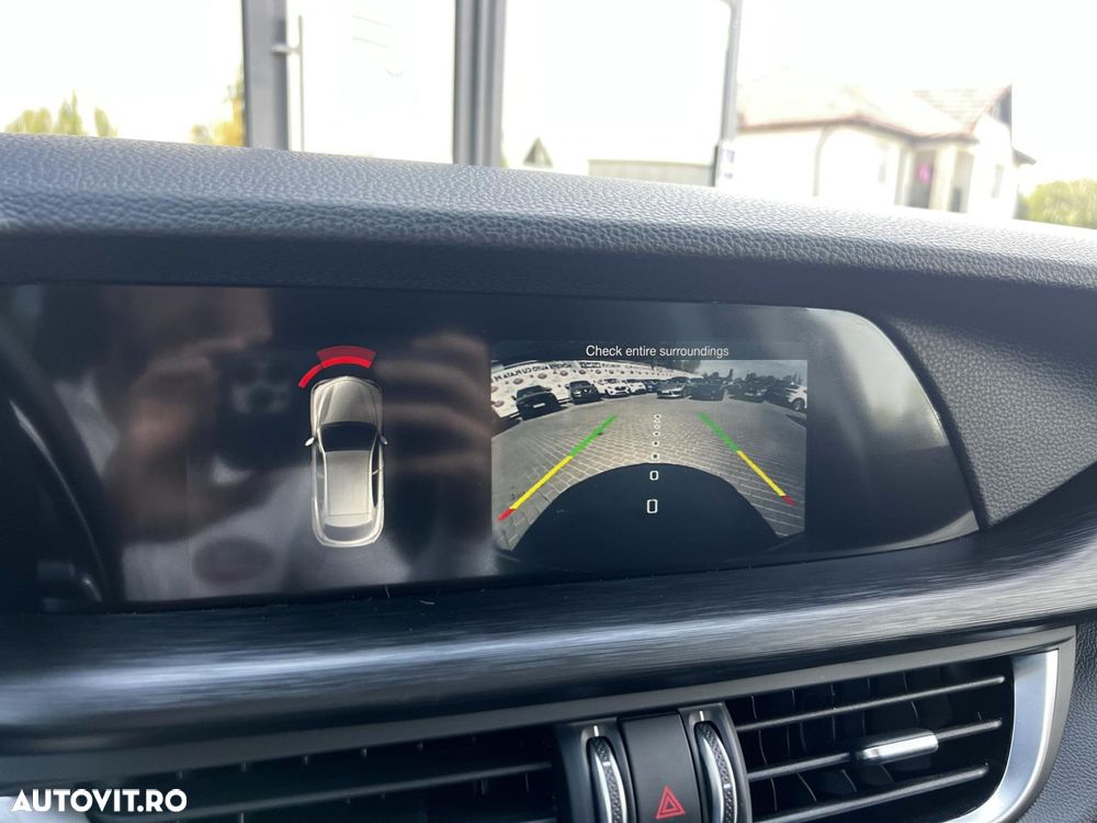 Alfa Romeo Stelvio - 16