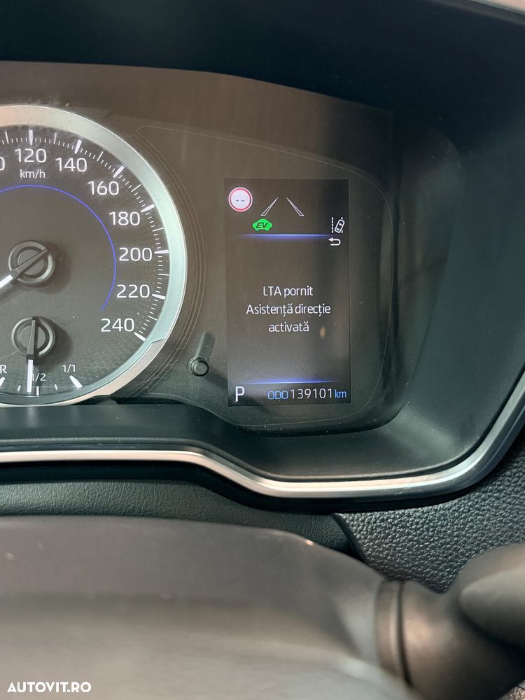 Toyota Corolla 1.8 HSD Business - 26