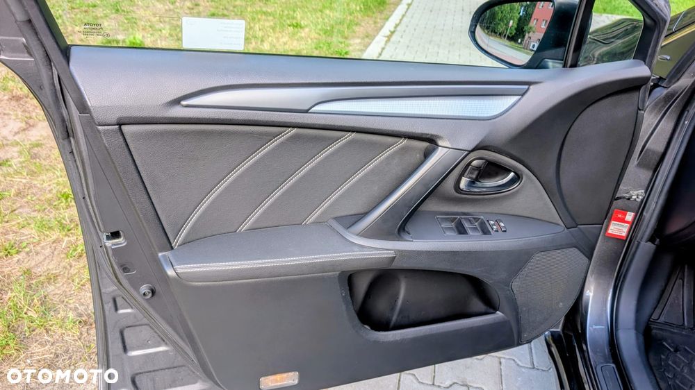 Toyota Avensis 1.8 Premium - 15