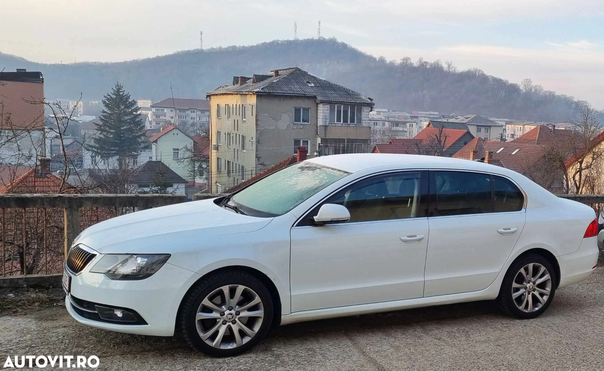 Skoda Superb 2.0 TDI DSG Elegance - 13
