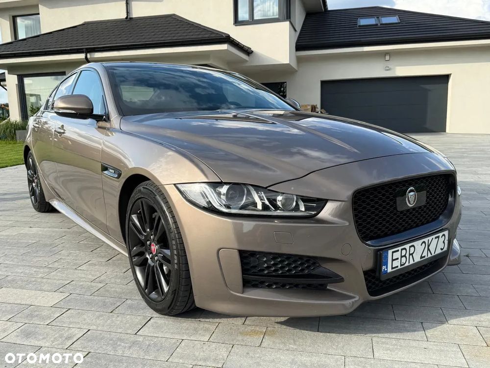Jaguar XE 2.0 D R-Sport - 2