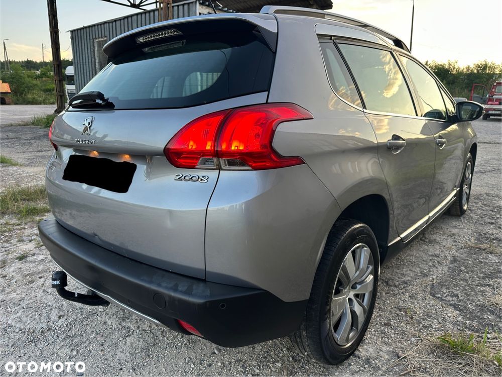 Peugeot 2008 1.2 Pure Tech Allure S&S - 8