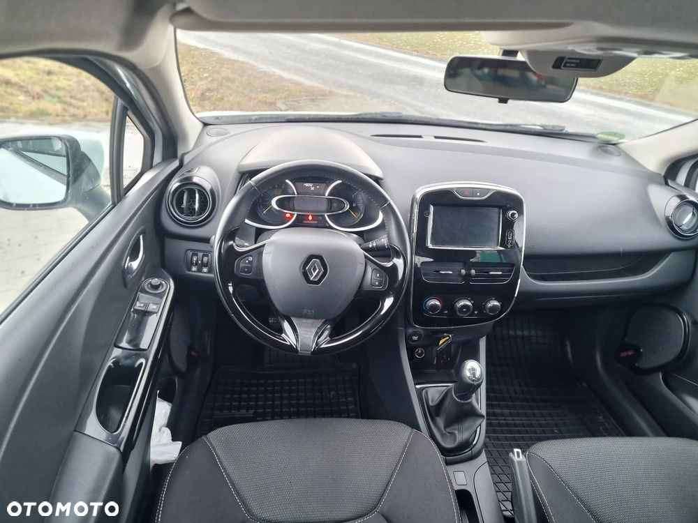 Renault Clio 1.2 16V 75 Limited - 22