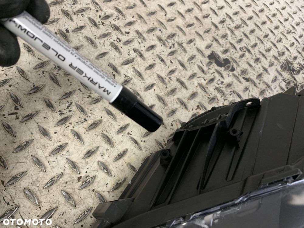 MINI F55 F56 LIFT LCI LAMPA PRAWA PRZEDNIA PRZÓD  ZWYKŁA H7 7433792 - 5