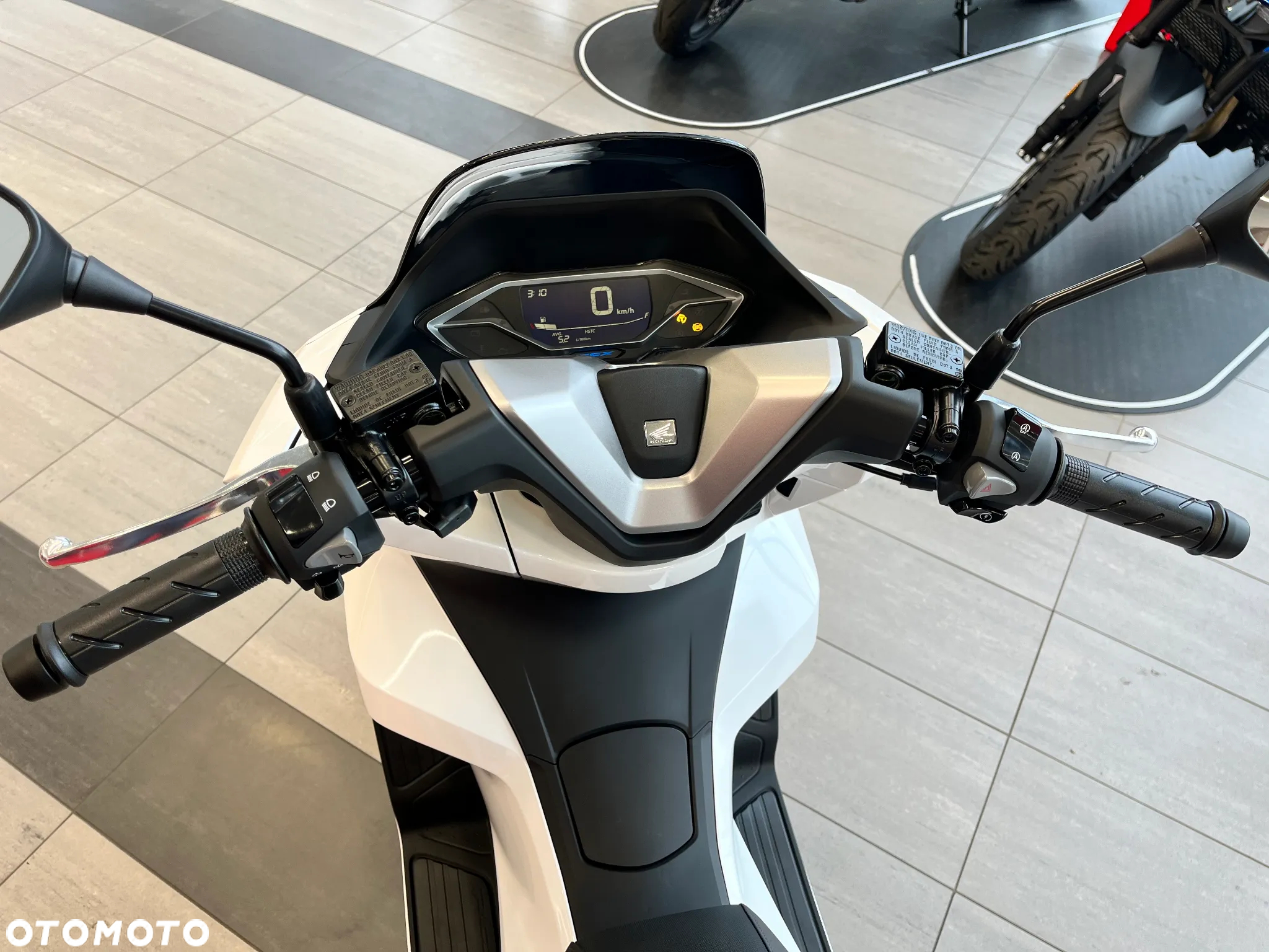 Honda PCX - 10