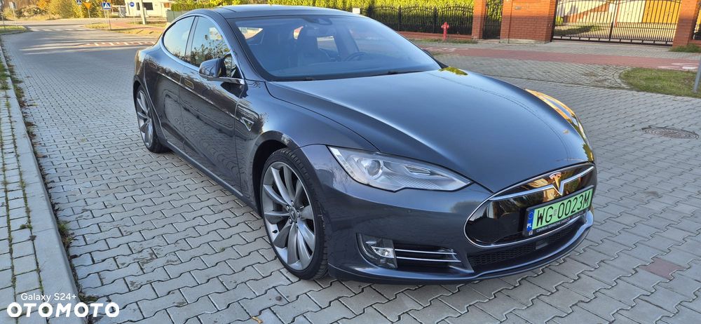 Tesla Model S Performance - 8