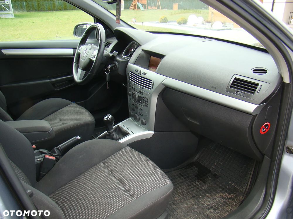 Opel Astra 1.6 Innovation - 26