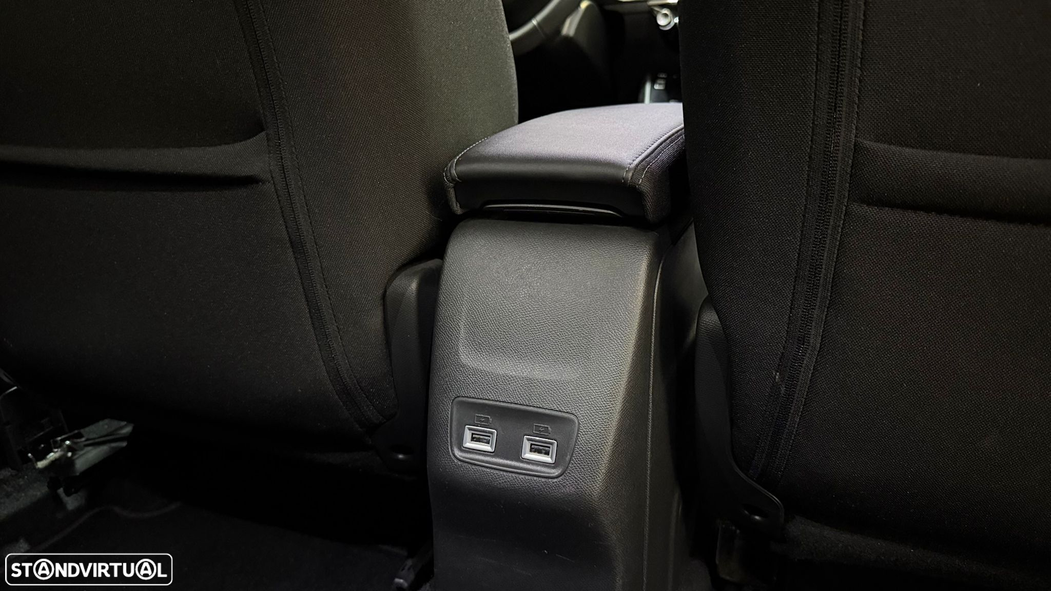 Peugeot e-2008 50 kWh Allure - 22