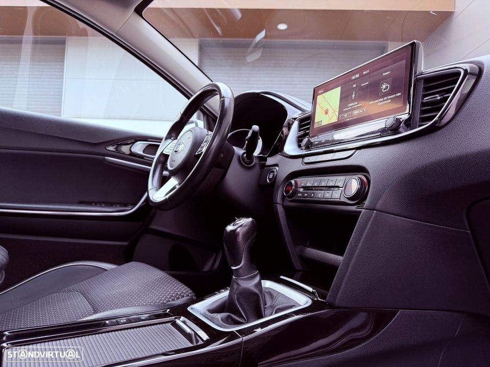 Kia Ceed SW 1.6 CRDi MHEV Drive - 24