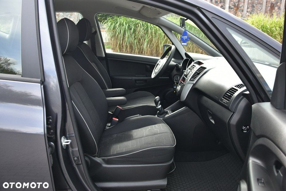 Kia Venga - 10