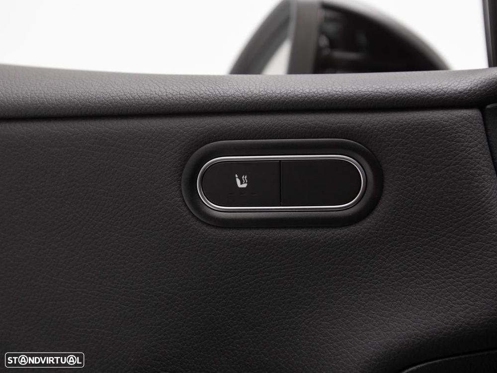Mercedes-Benz A 250 e — fotografia 15