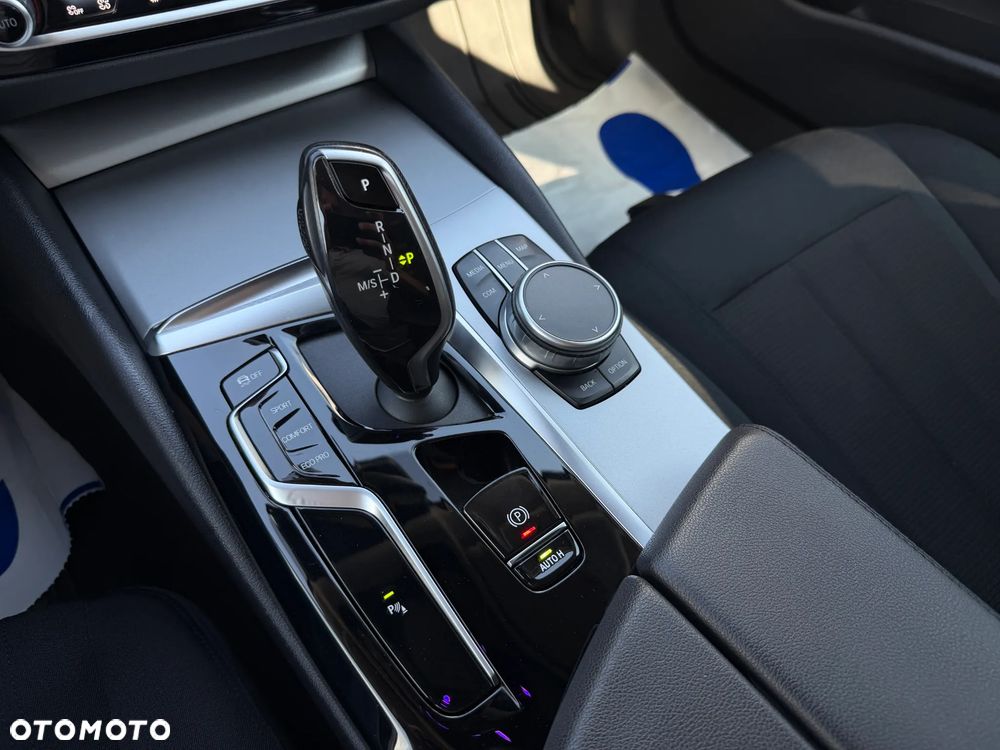 BMW Seria 5 520d mHEV - 23