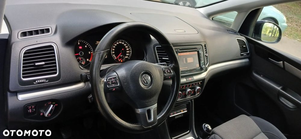 Volkswagen Sharan 2.0 TDI 4Motion BlueMotion Technology Comfortline - 12