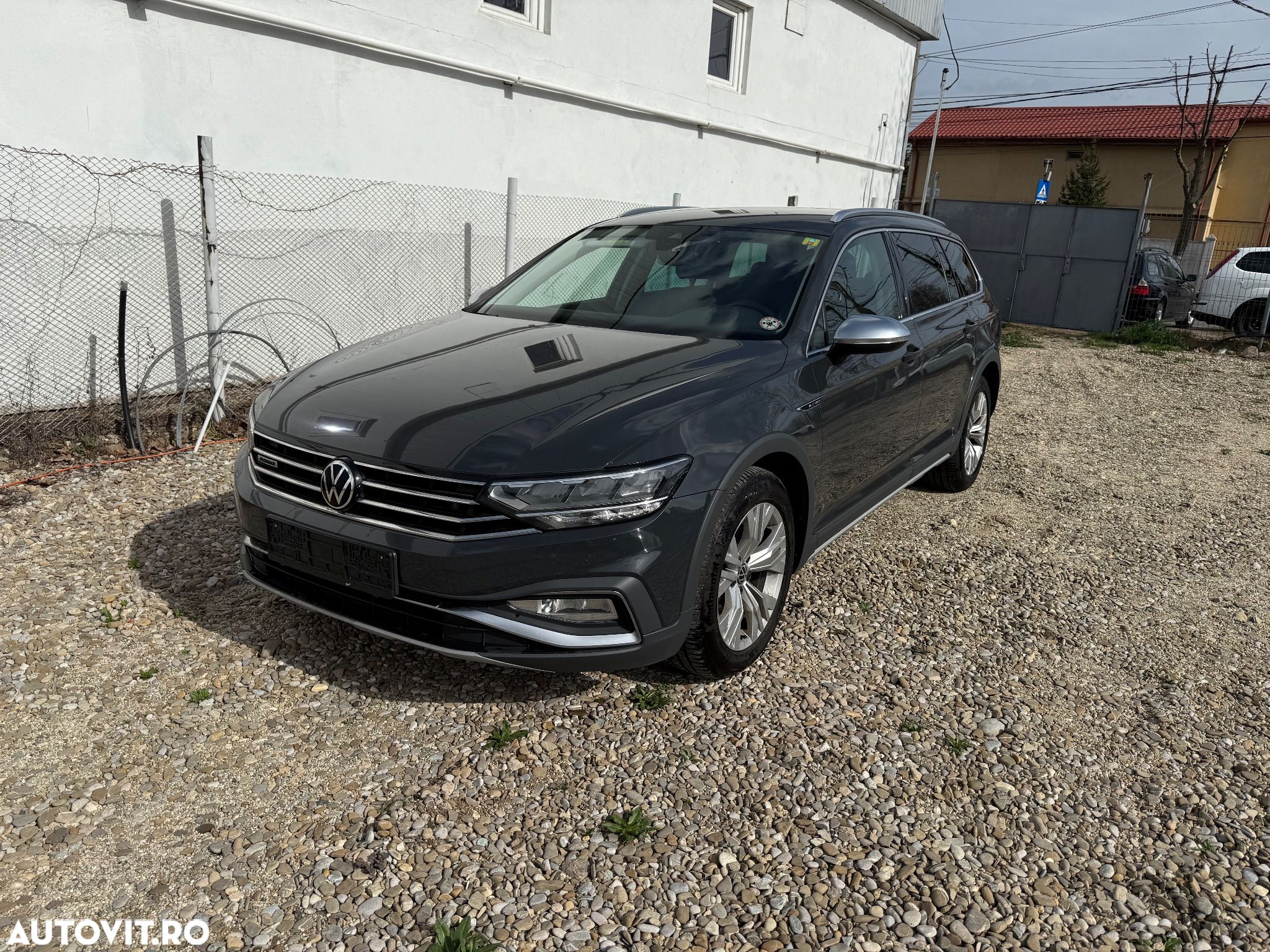 Volkswagen Passat - 1