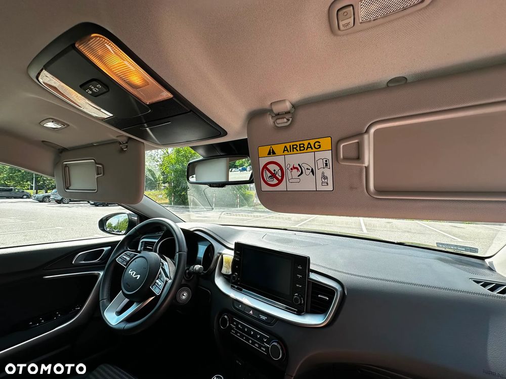 Kia XCeed 1.5 T-GDI M - 24