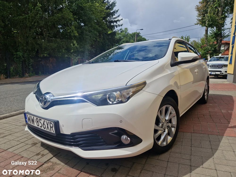 Toyota Auris 1.6 Premium Comfort - 3