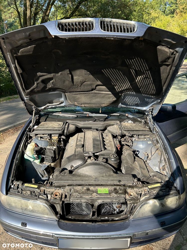 BMW Seria 5 528i - 10