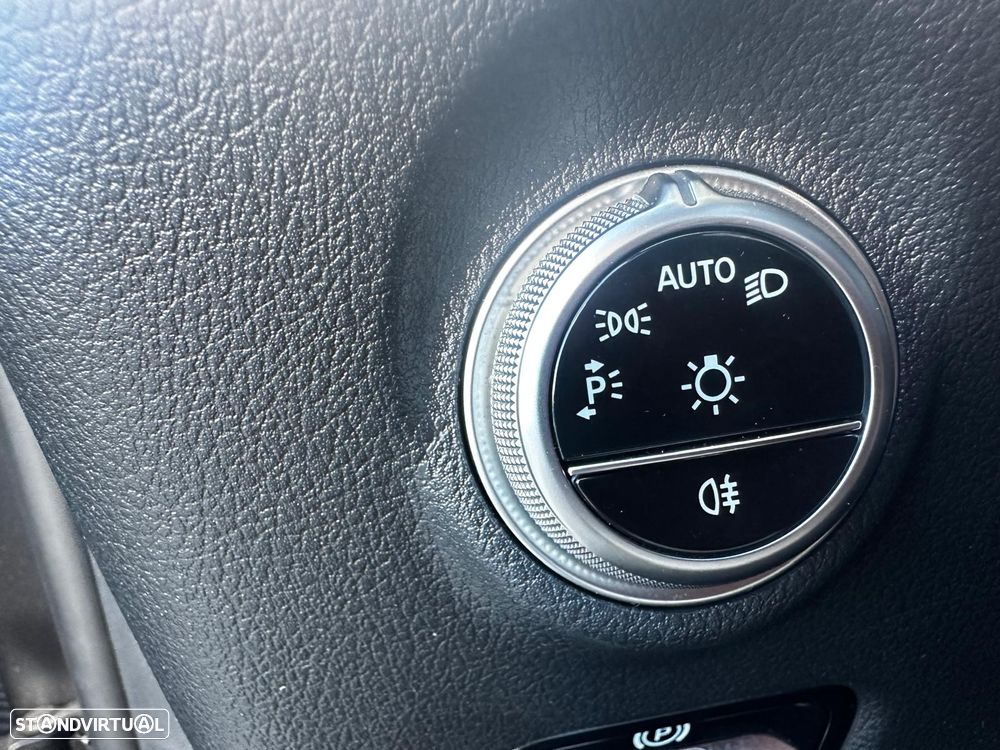 Mercedes-Benz C 300 e AMG Line - 23