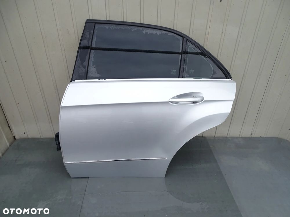 E KLASA W212 Drzwi lewy tyl C775 - 2