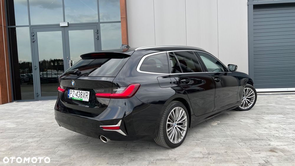 BMW Seria 3 320d xDrive Luxury Line - 4