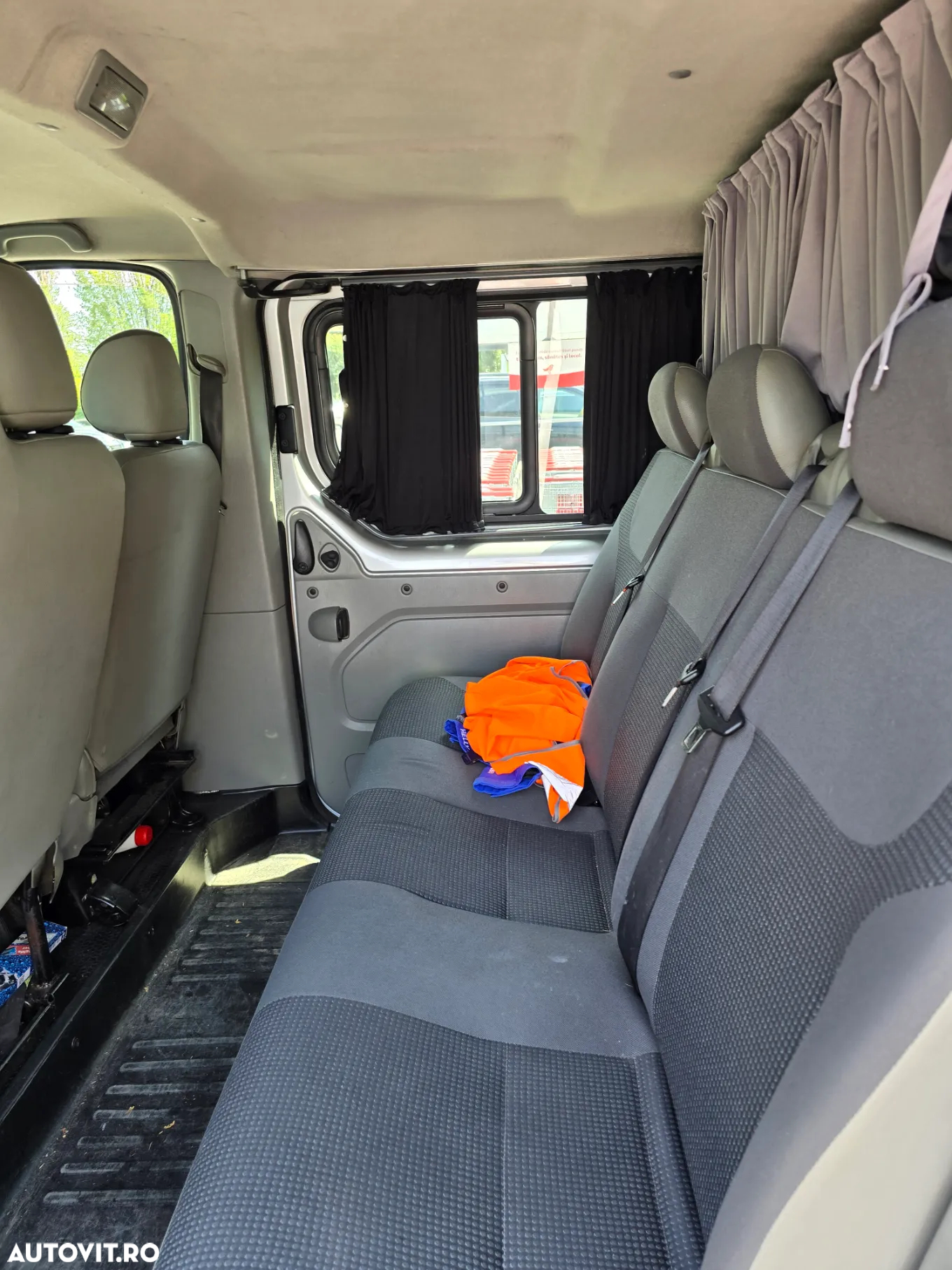 Opel Vivaro - 11