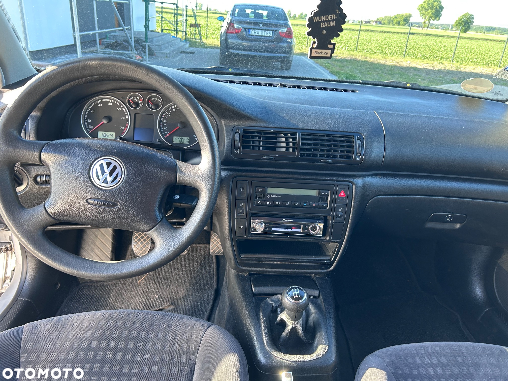 Volkswagen Passat - 8