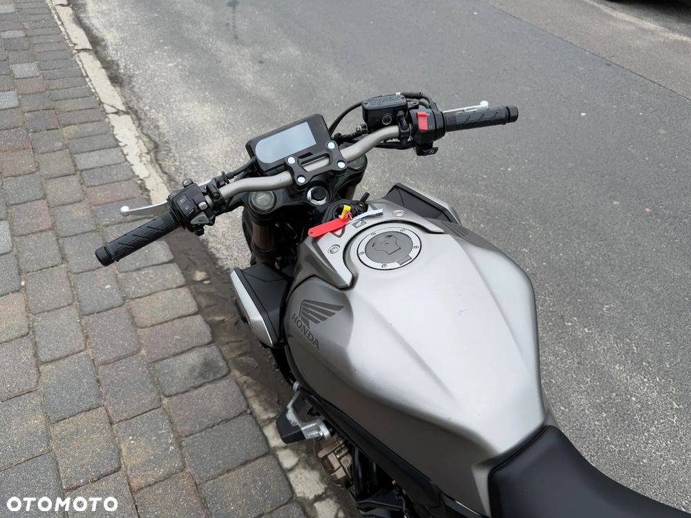 Honda CB - 11