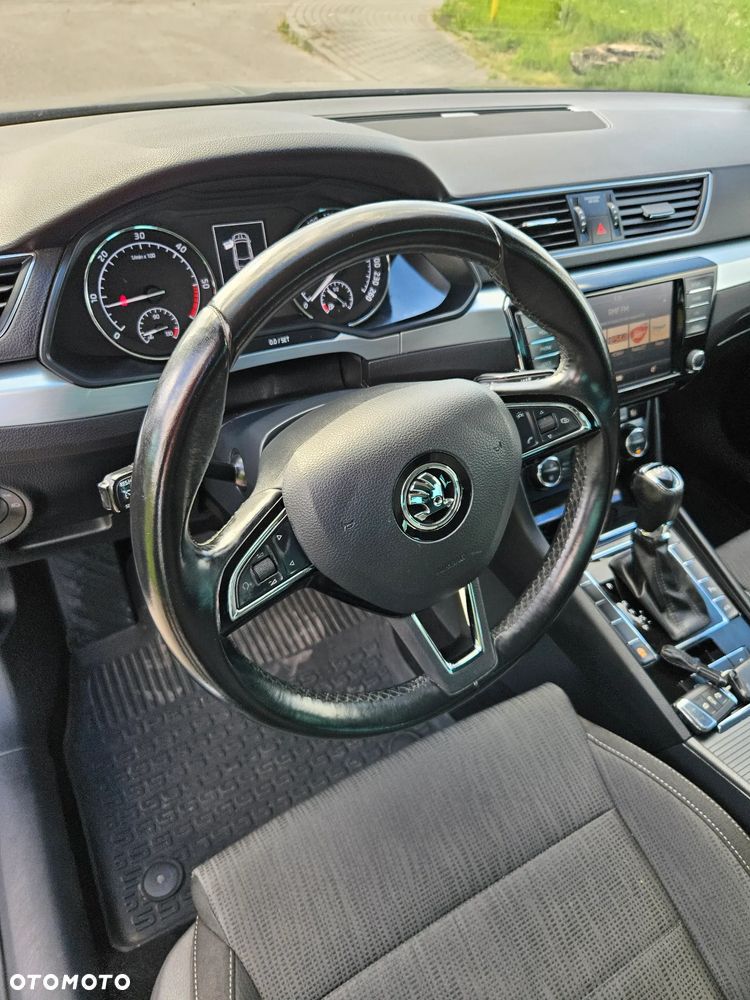 Skoda Superb 2.0 TDI Ambition DSG - 13