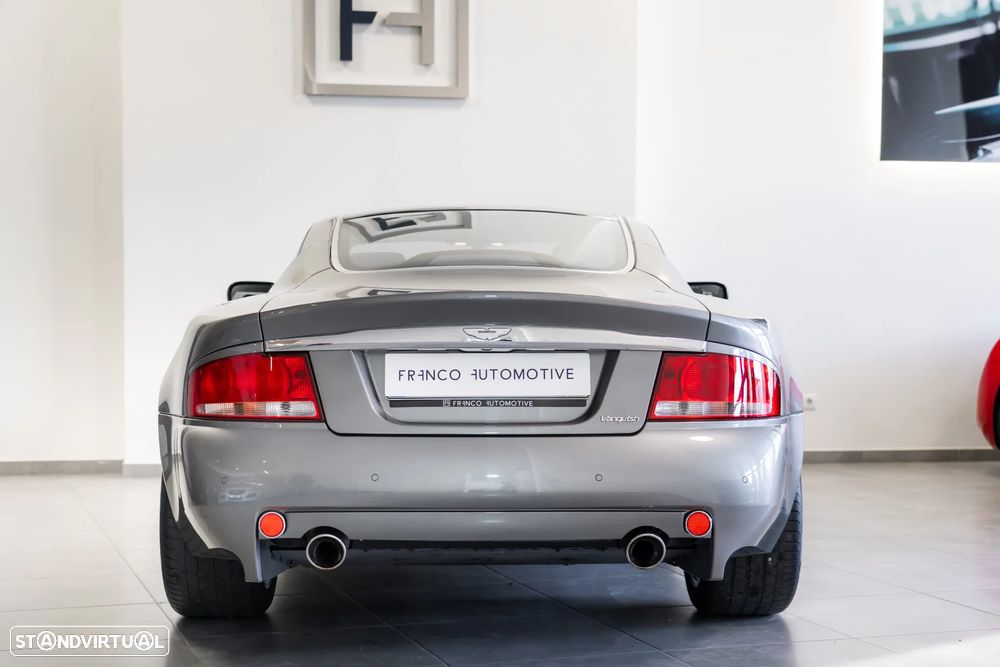 Aston Martin Vanquish - 4