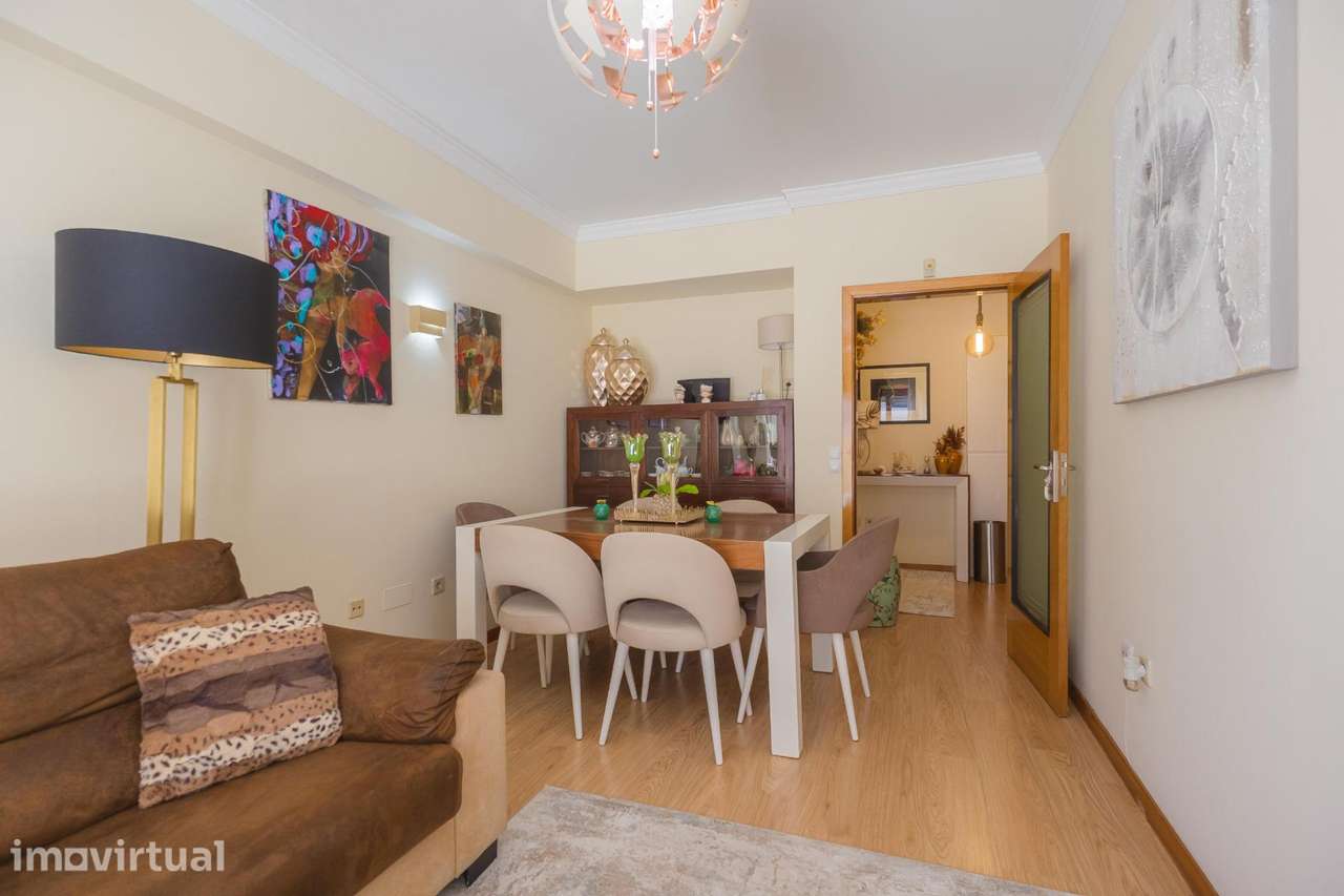 Apartamento T2 com Excelente Terraço e Garagem Box em Águas Santas - Grande imagem: 5/30