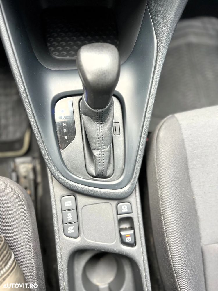 Toyota Yaris 1.5 VVT-i HSD Eco - 7