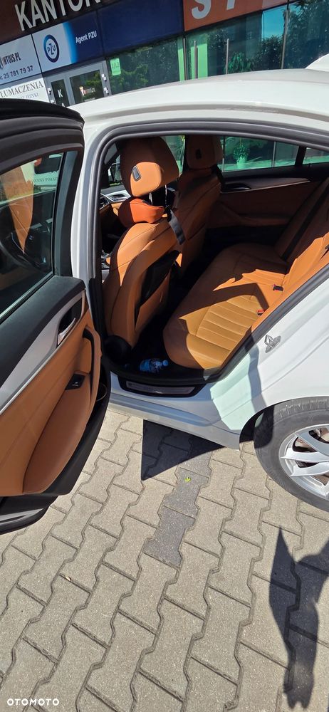 BMW Seria 5 518d mHEV - 6