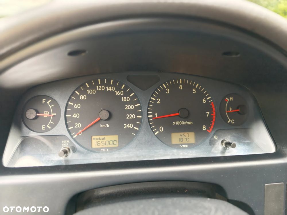 Toyota Avensis - 7