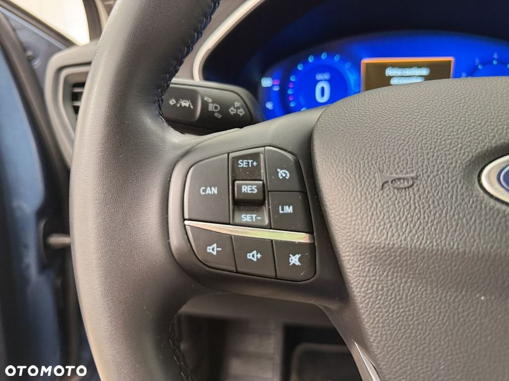 Ford Focus 1.0 EcoBoost Hybrid TITANIUM X - 24