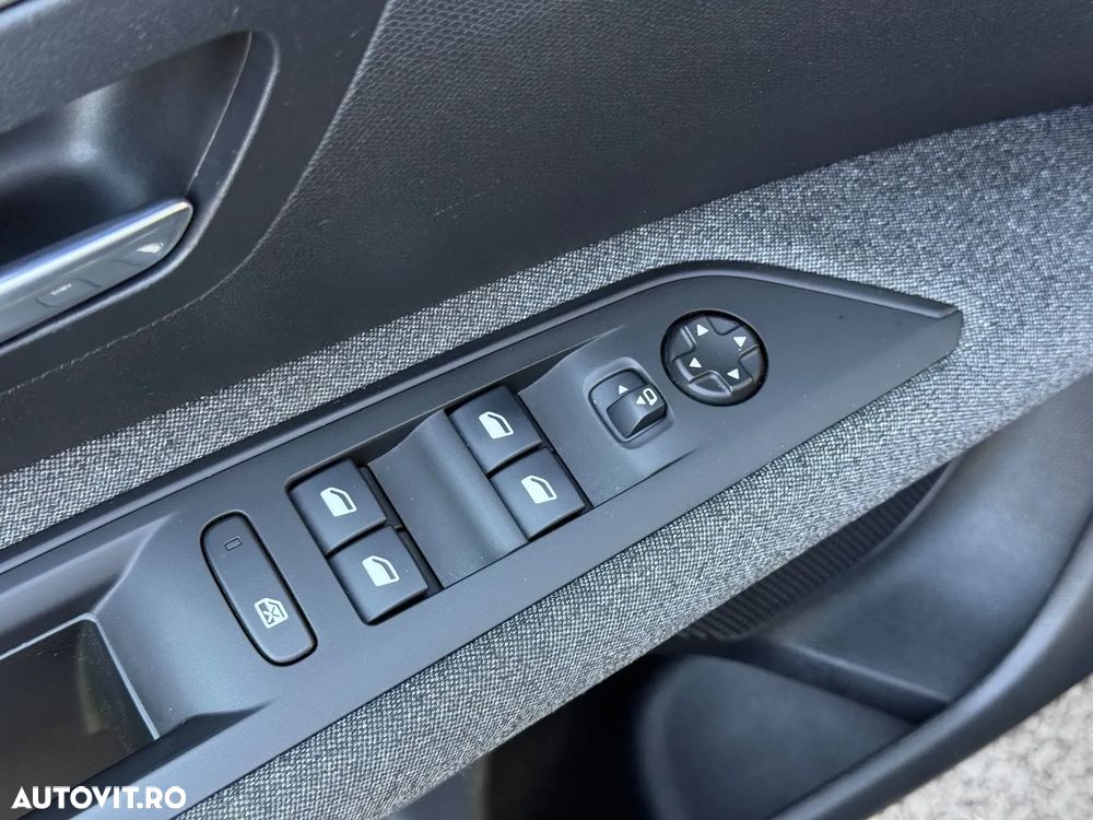 Peugeot 3008 BlueHDi 130 Stop & Start EAT8 Active Business-Paket - 27