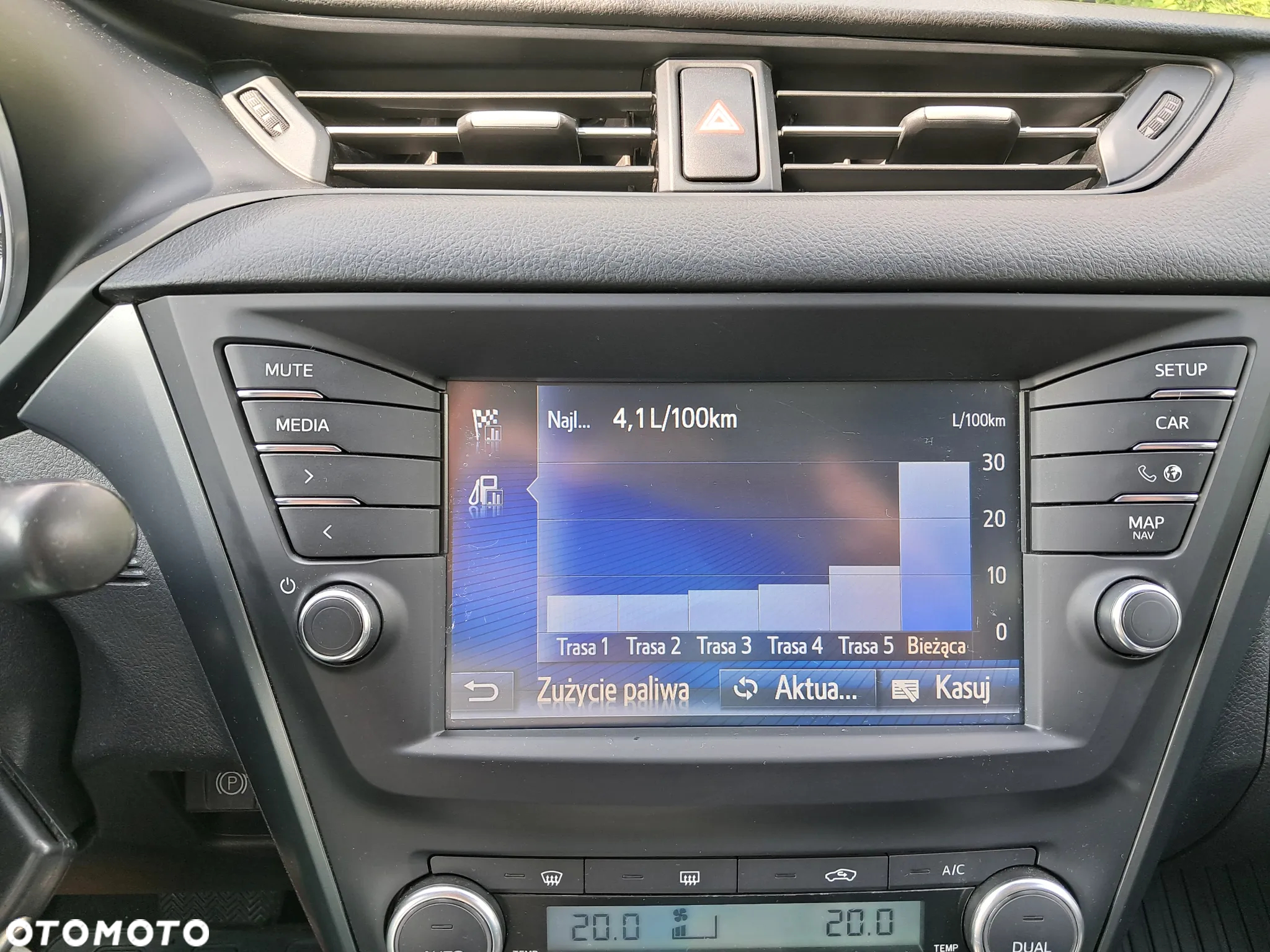 Toyota Avensis 1.8 Premium MS - 8