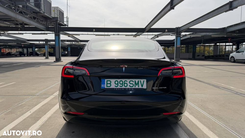 Tesla Model 3 Long Range AWD Premium - 36