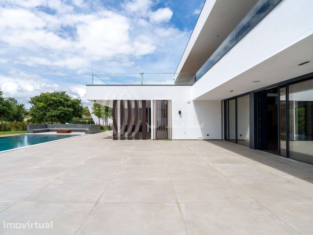 Moradia T5 com jardim e piscina Barcarena, Oeiras - Grande imagem: 4/53