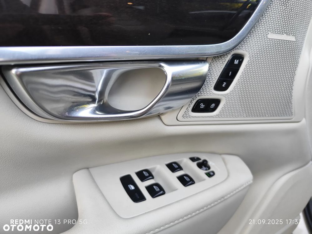Volvo S90 T5 Geartronic Momentum Pro - 26