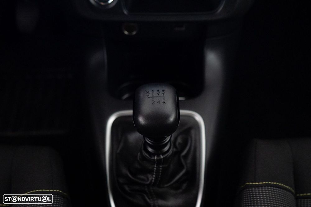 Citroën C3 1.2 PureTech Shine Pack - 24