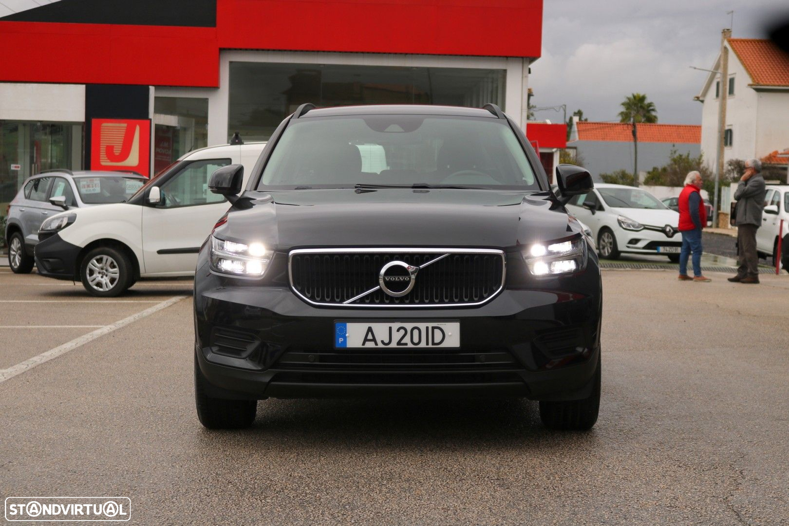 Volvo XC 40 1.5 T2 Momentum Core - 12