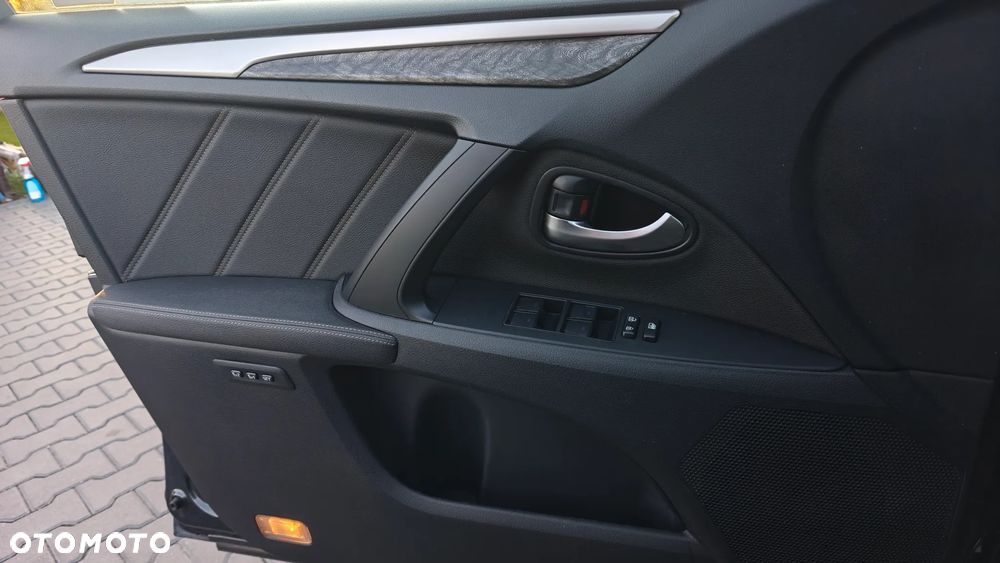 Toyota Avensis 2.0 D-4D Prestige - 32