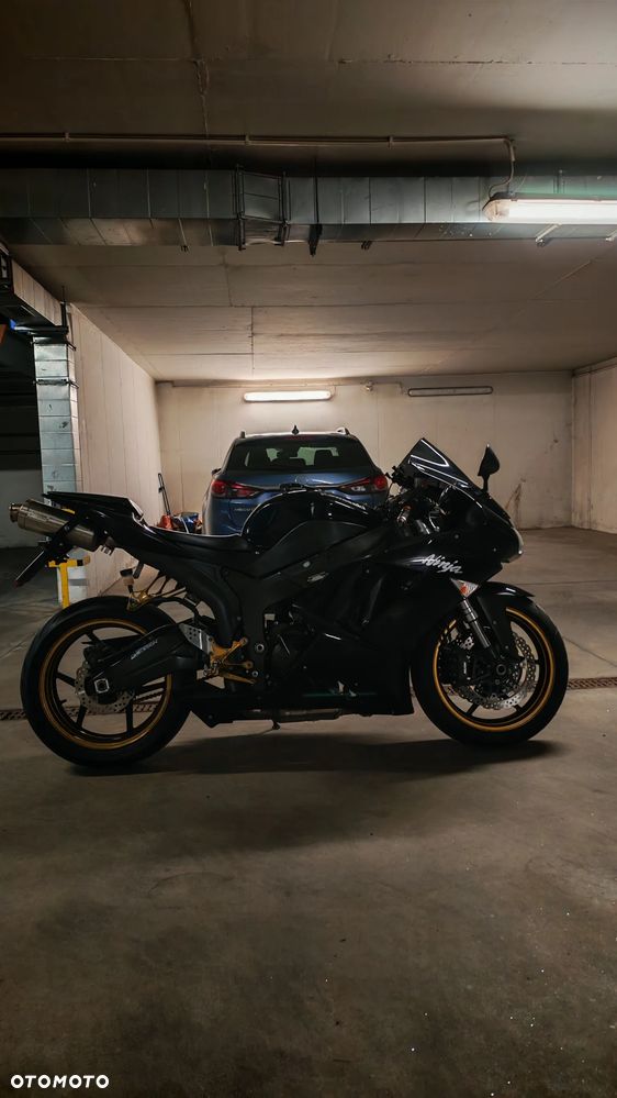 Kawasaki ZXR - 3