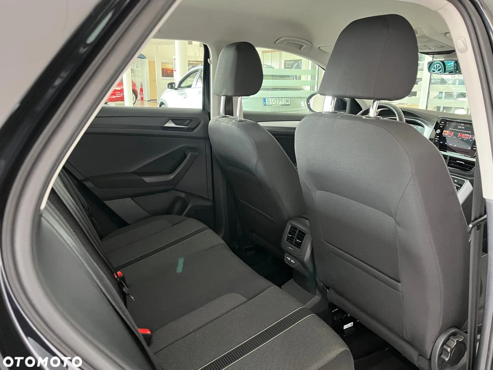 Volkswagen T-Roc 1.5 TSI Life - 37