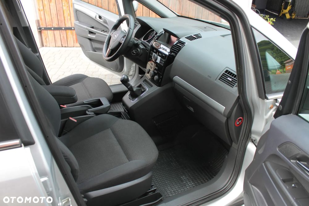 Opel Zafira - 23