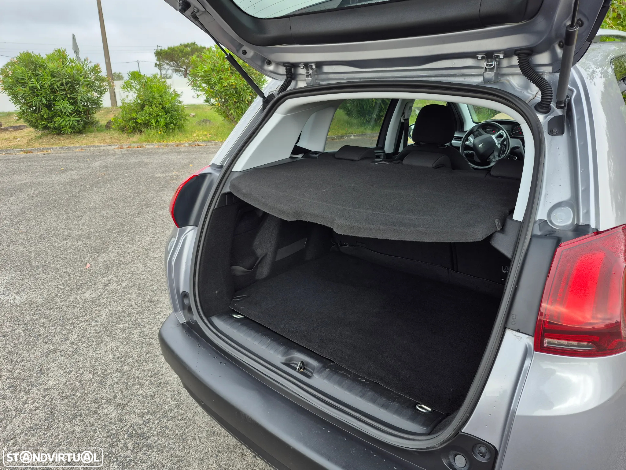 Peugeot 2008 1.2 PureTech Style - 24