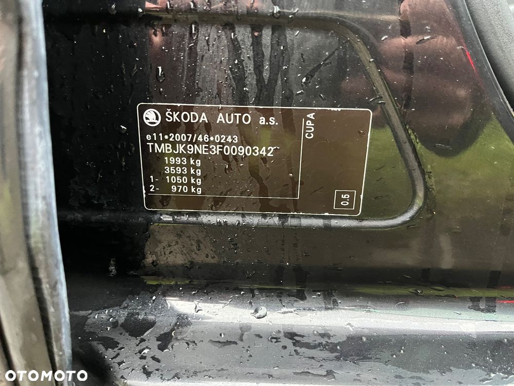 Skoda Octavia 2.0 TDI DSG RS - 21