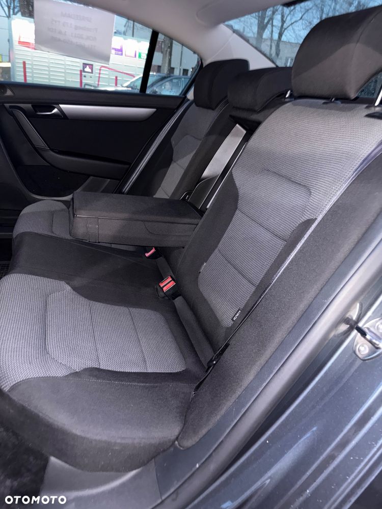 Volkswagen Passat 1.6 TDI DPF BlueMot Comfortline - 7